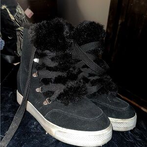 Women's Black Fur-Lined Sneakers
